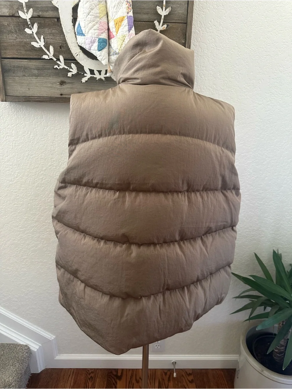 Lululemon In a Flurry Quilted Metallic Brown Puffer Vest ladies size 12 NWT